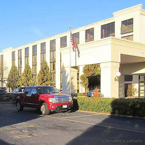 Hotel I-64 Richmond Dumbarton Exterior photo